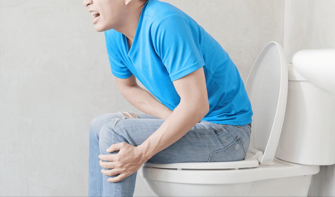 24岁女生肛裂正常吗,53岁的女人肛裂的根本原因