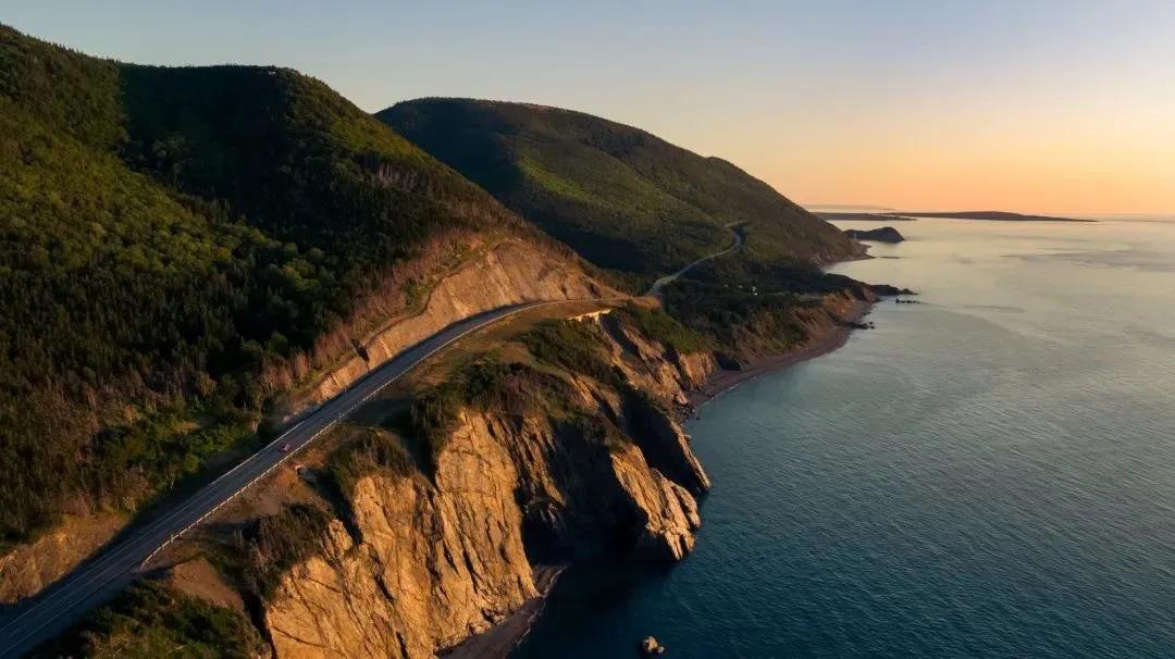 温哥华夏季旅游景点和衣食住行,温哥华旅游十大必去景点