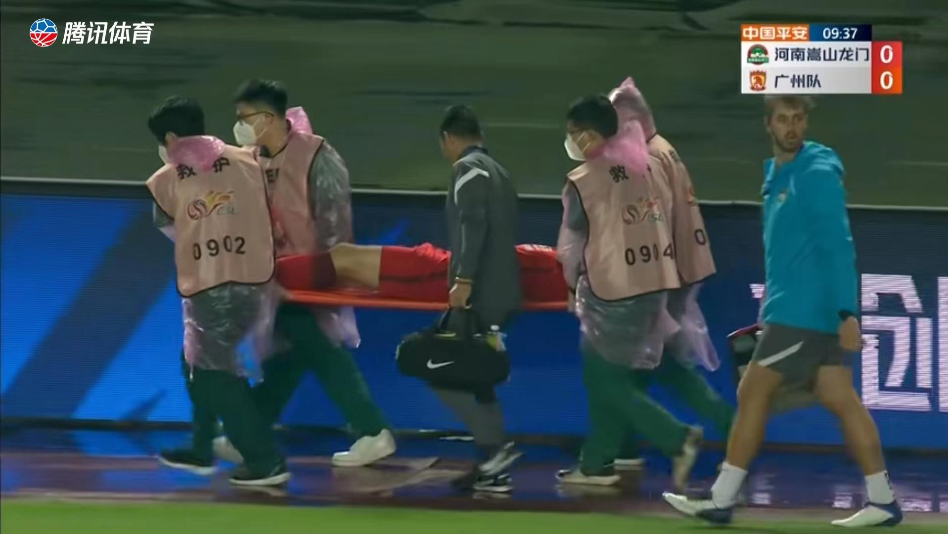 陈克强、吴少聪受伤流血，河南对阵广州上演精彩火爆的对攻大戏