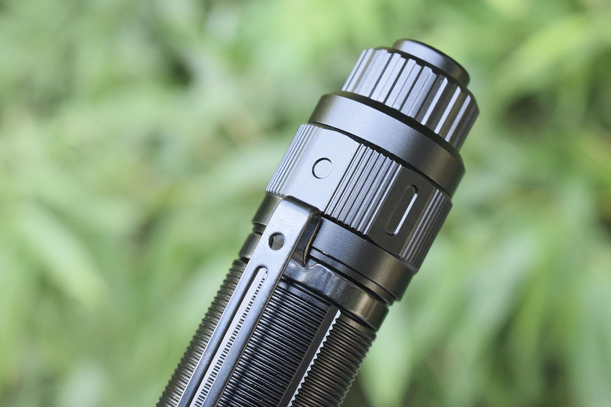 菲尼克斯tk75-2018手电评测,fenix菲尼克斯tk16v2.0战术手电筒