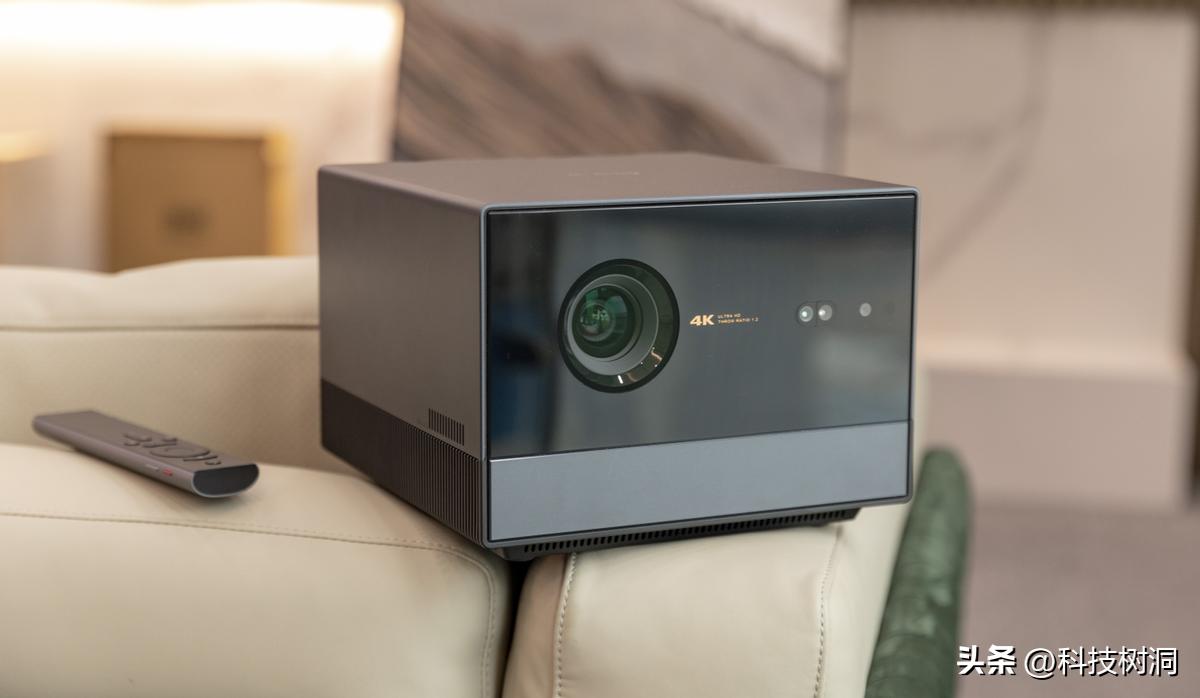 2019便携式投影仪哪个品牌好,现在市场上哪款投影仪比较好