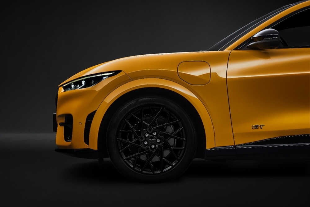 福特电马2024款gt风暴版,福特电马轿跑版