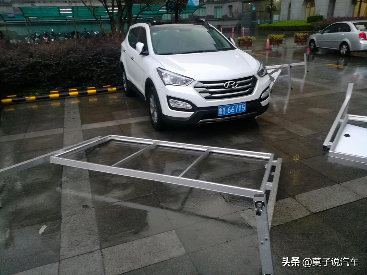 路边停车被人刮蹭对方跑了怎么办,车停路边被别人刮蹭能找到人吗