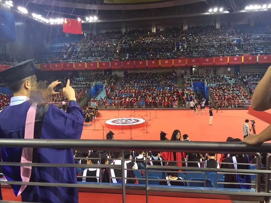 我,90后女生,十八线小城来北京打拼,曾拿100万炒股赔成10块钱