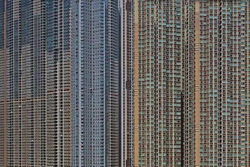 香港穷人住的房子叫劏房,香港有多少人住棺材房