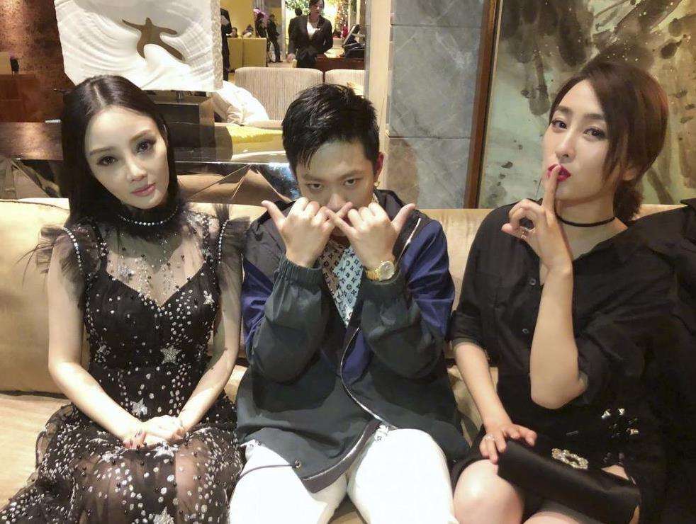 好闺蜜在背后捅刀子,好闺蜜背后捅你一刀