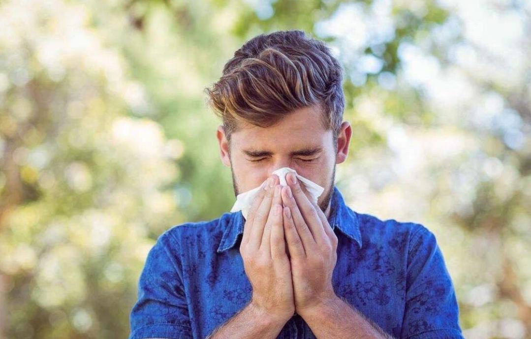 人体的汗液本身是什么味道的,人类身体各部位液体都是什么味道