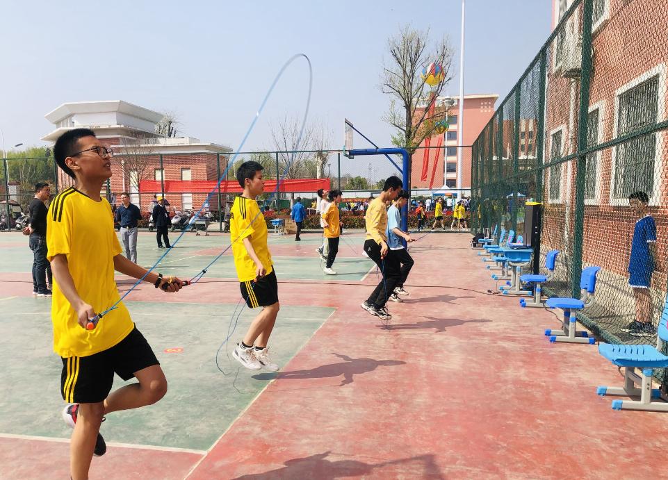 随县第三届“新华杯”中小学生运动会在炎帝学校举行