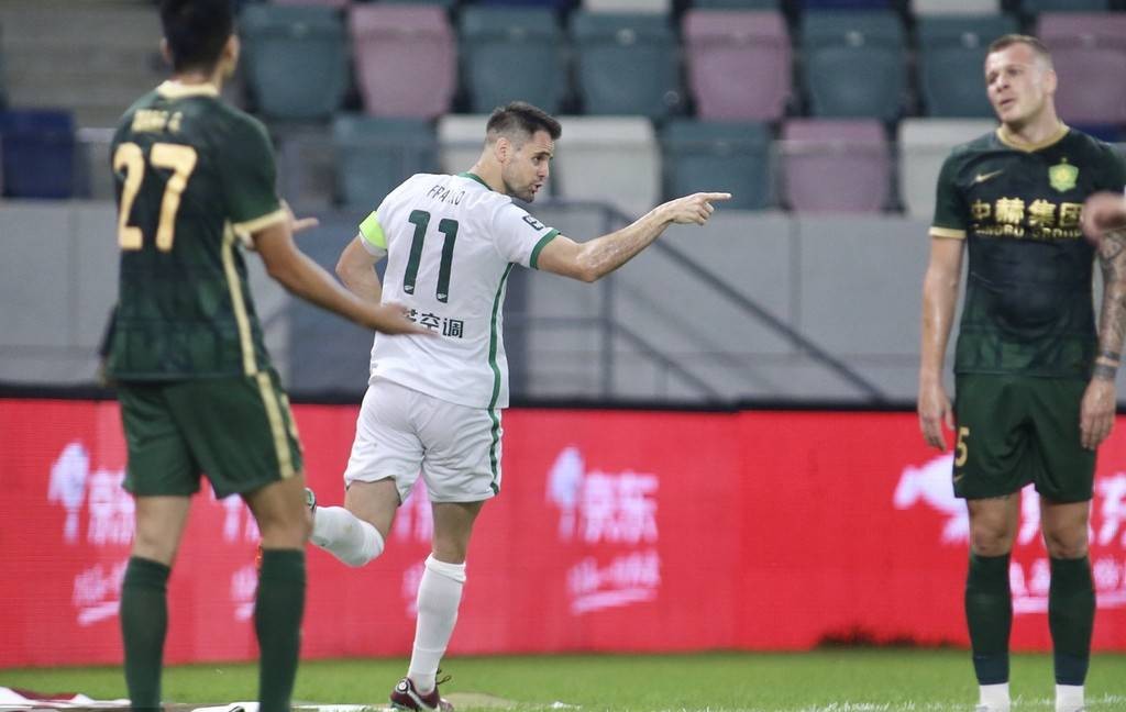 4个进球2个有争议,VR介入仍能错判,中超裁判再度刷新下限