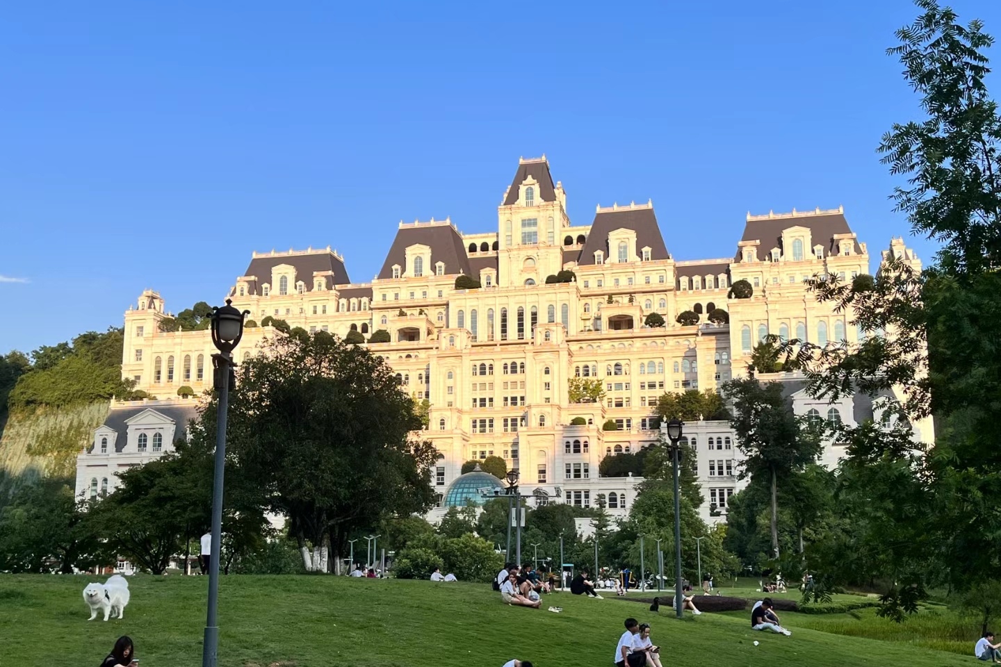 贵阳买房买南明区还是观山湖,贵阳观山湖买房在哪个区域最好