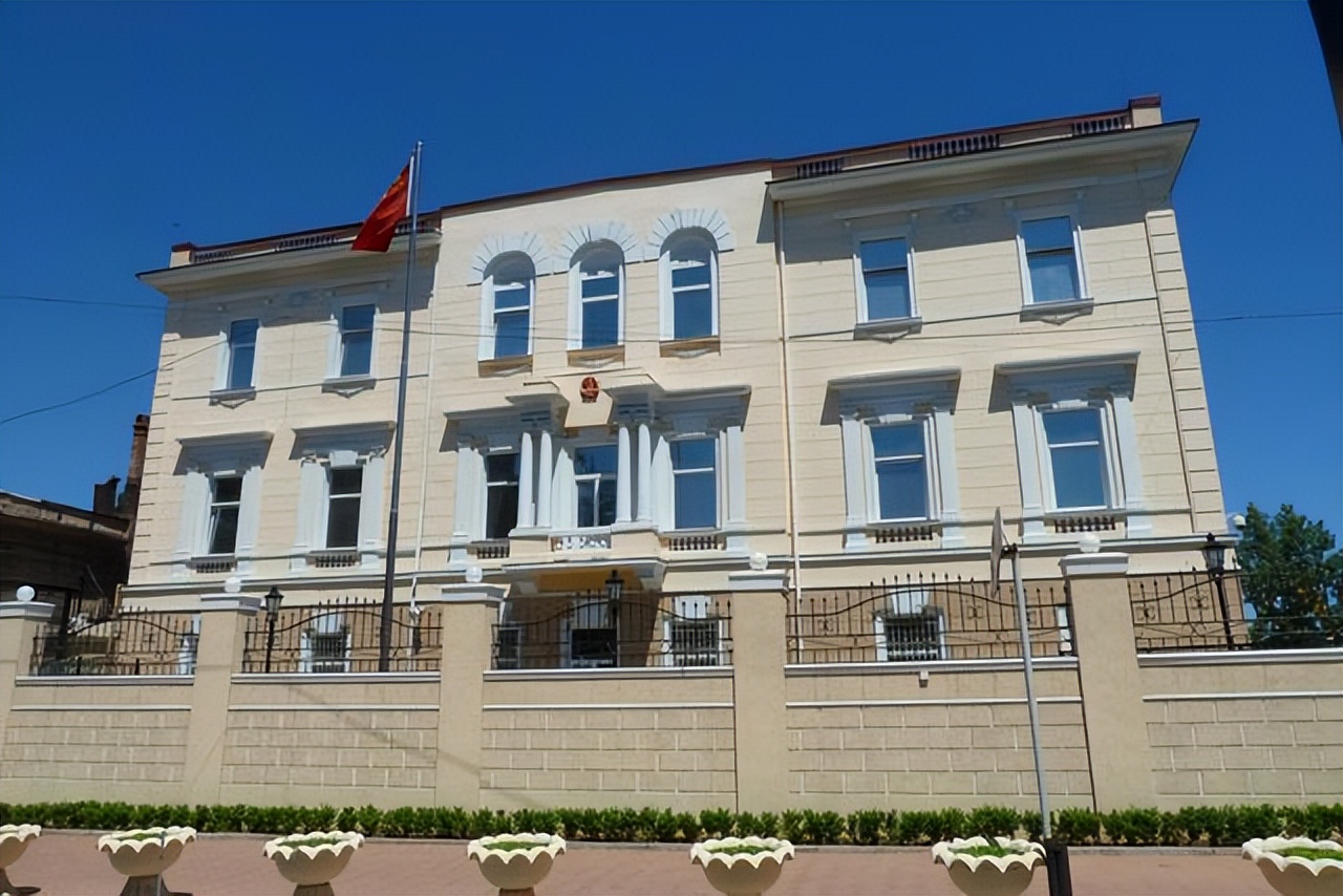 乌克兰丈母娘来到中国被震撼,小伙带乌克兰妻子和丈母娘回中国