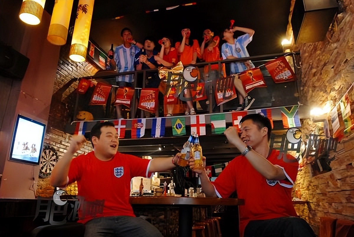 四年一度足球盛宴,四年一度的足坛盛宴