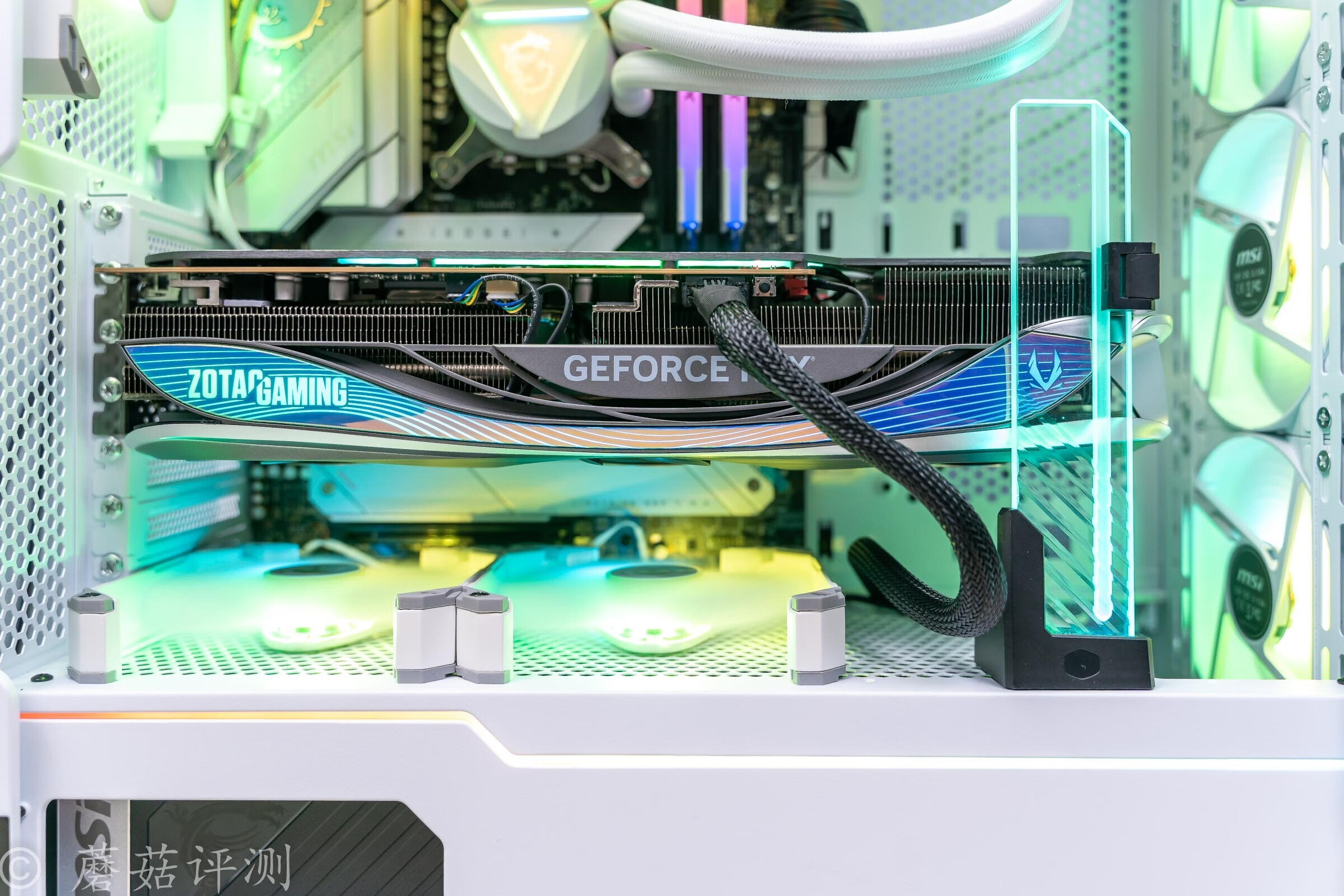 外观精致，散热优秀，适合干活，索泰RTX4090AMP显卡评测