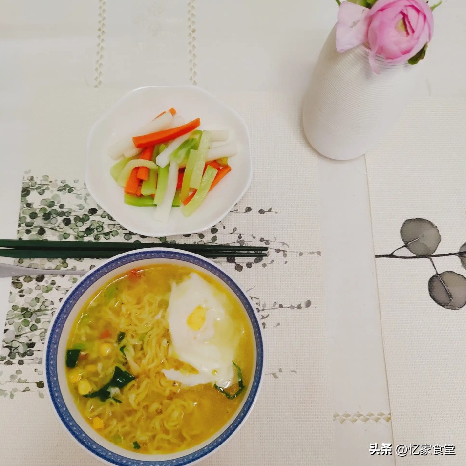 47岁大姐晒一人食走红,山东一位大姐退休