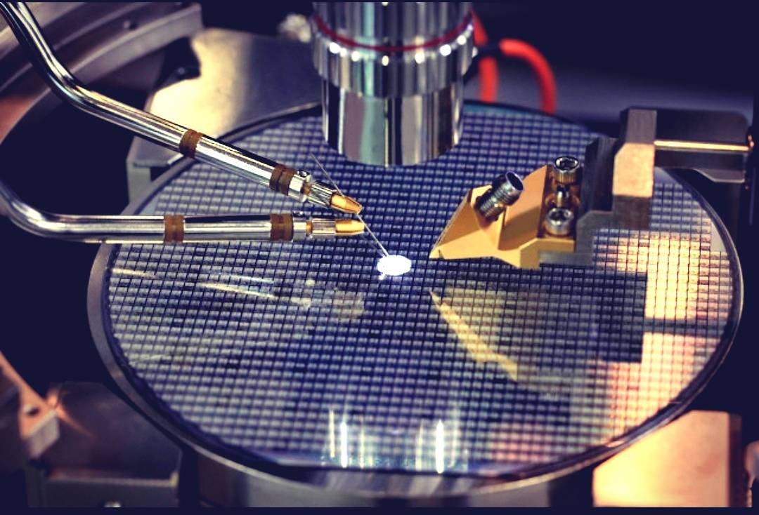 荷兰表态半导体,荷兰回应光刻厂