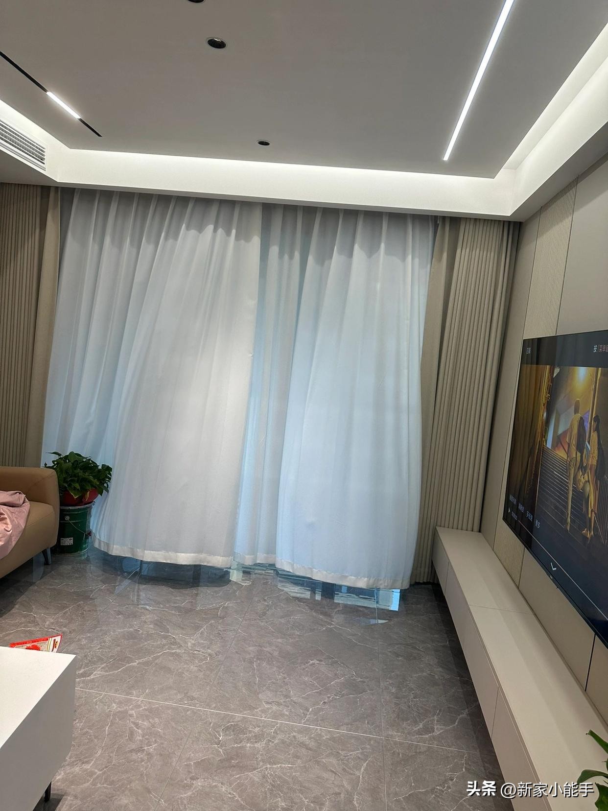 新房装修好全屋家具,客厅用什么灰色地砖好看