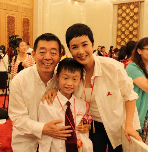 大瓜！老公出轨成性，妻子热衷“*养包**”鲜肉，开放式婚姻成流行？