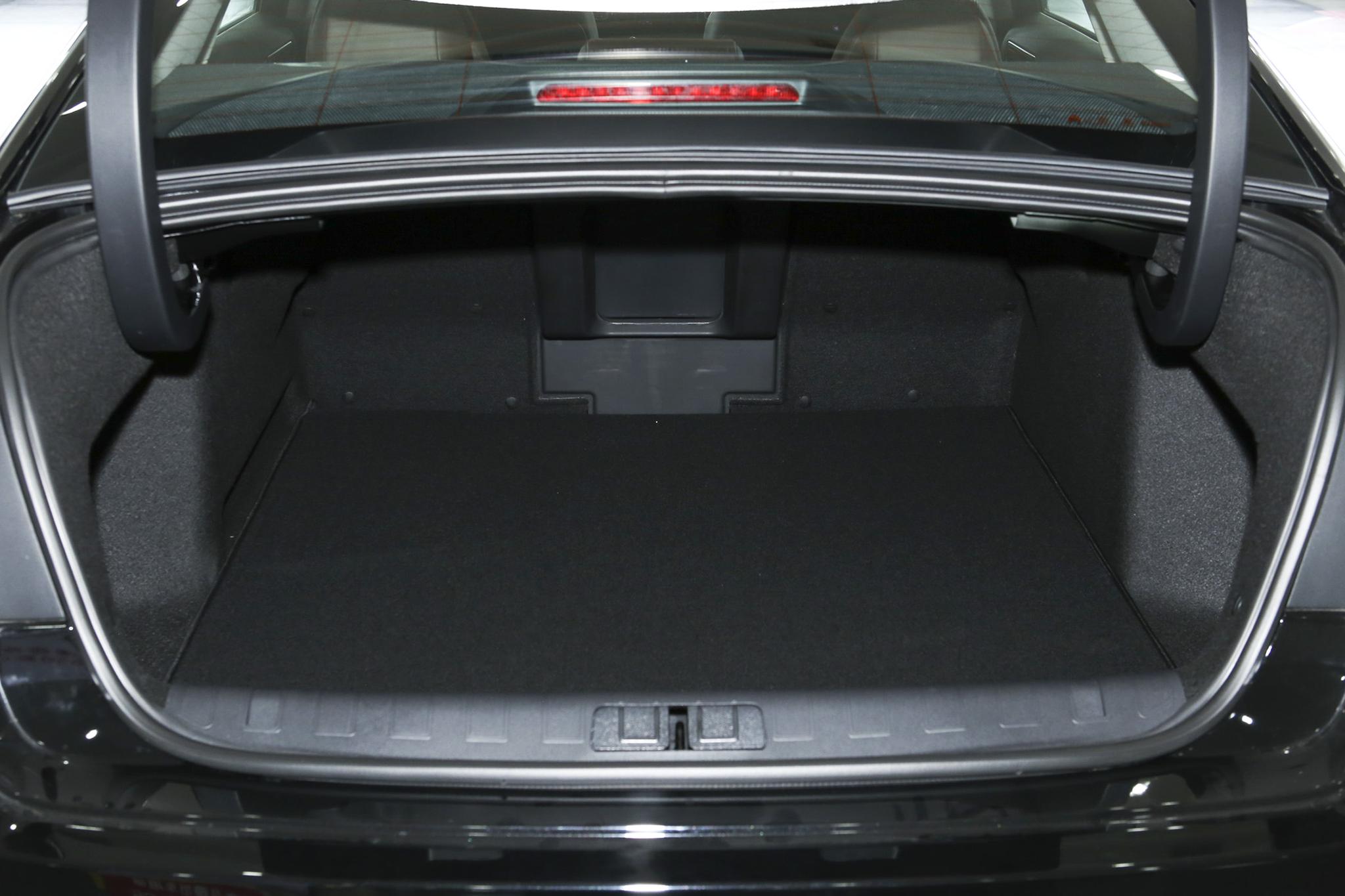 福特金牛座和雪铁龙c6隔音对比,金牛座跟雪铁龙c6高速哪个更稳