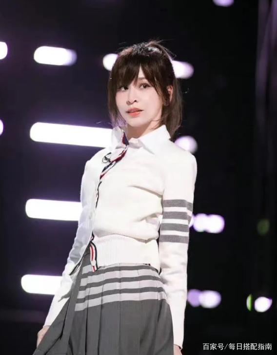 学生党怎么扎头发好看短发12-14岁,偏短发的女生怎么扎头发才好看