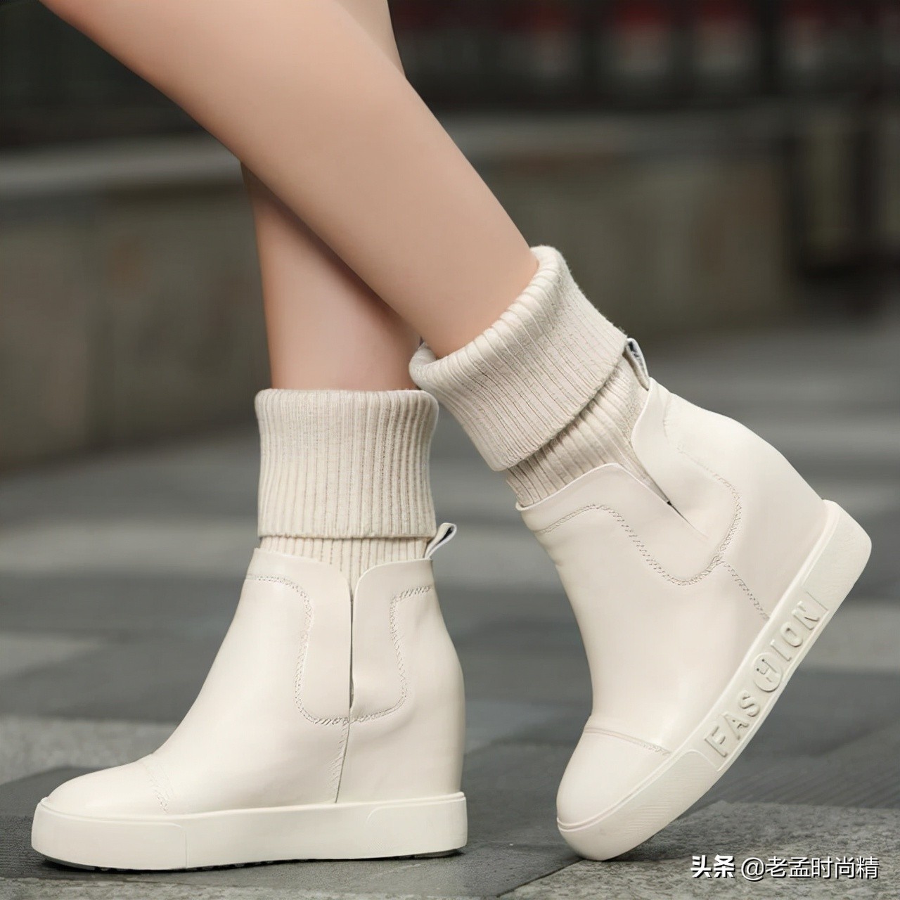 粗跟气质优雅马丁靴,超显腿细的马丁靴