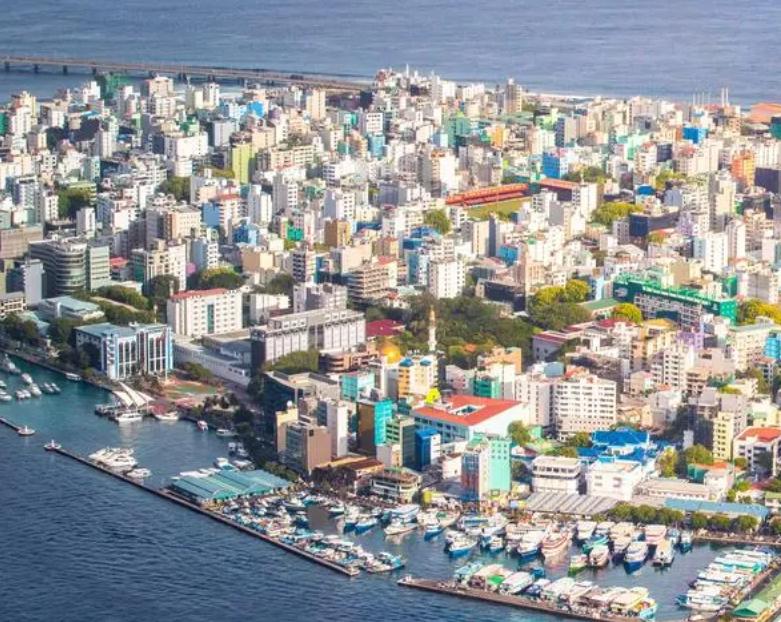 马尔代夫不是岛上有好玩地方吗,马尔代夫不就是虎鲨岛吗