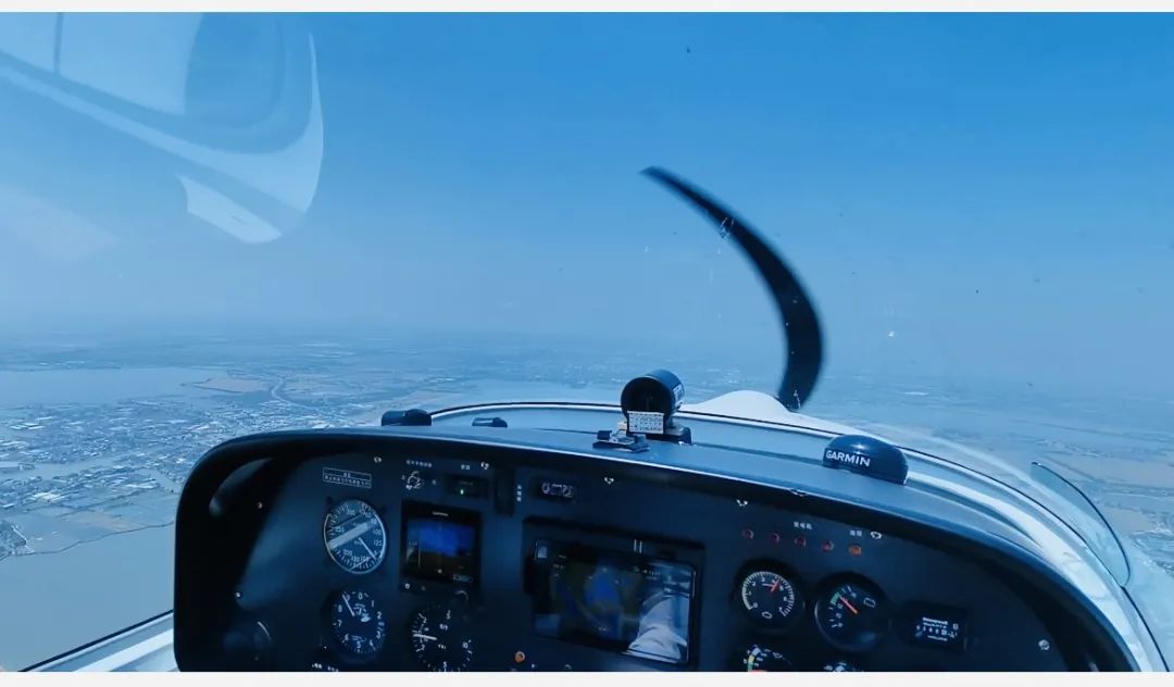 猎鹰螺旋桨飞机,猎鹰旋翼机起飞原理