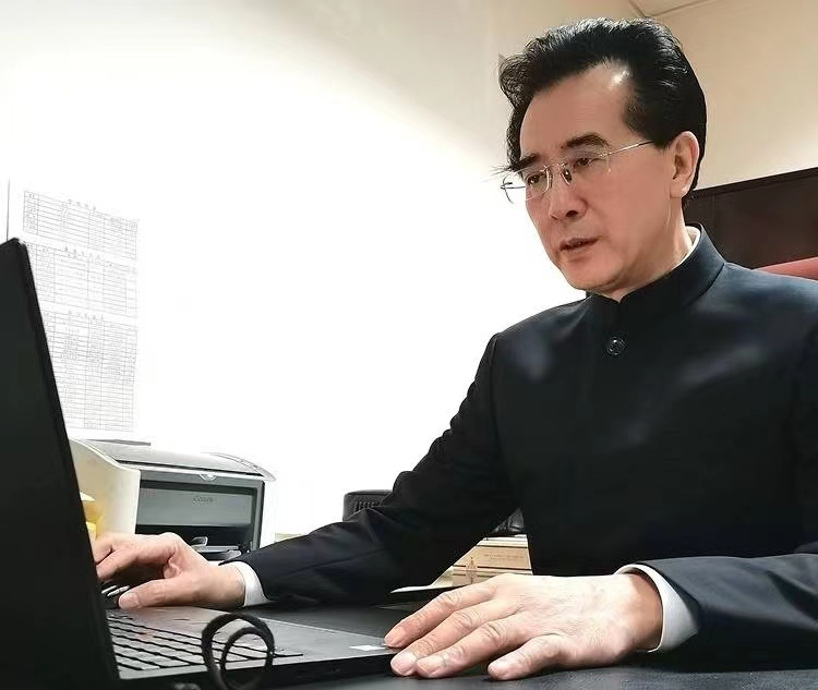 全国政协委员徐玖平：文化自信产业自强推动中华服饰文化融合创新发展促进国内经济大循环