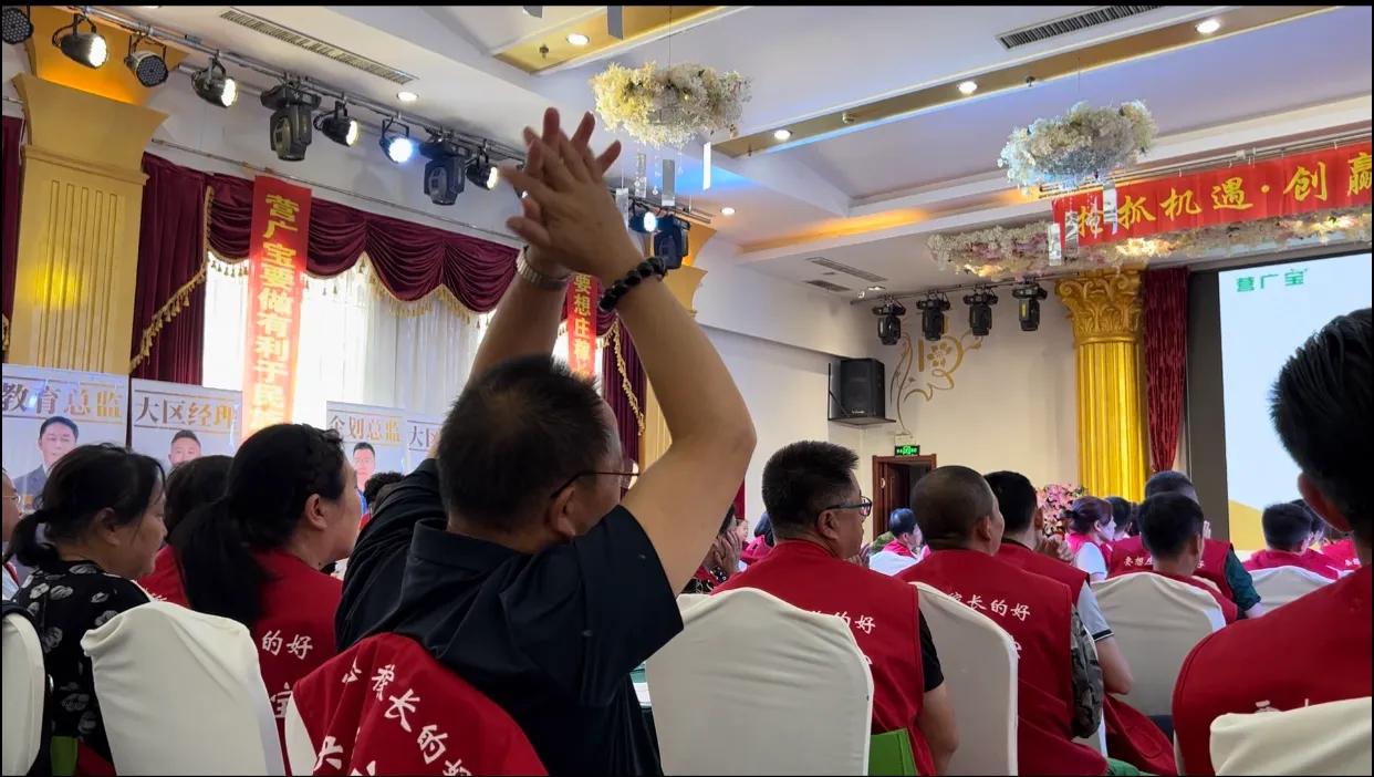 农民进城发展农业年轻人不会种地,农民进城农业成就