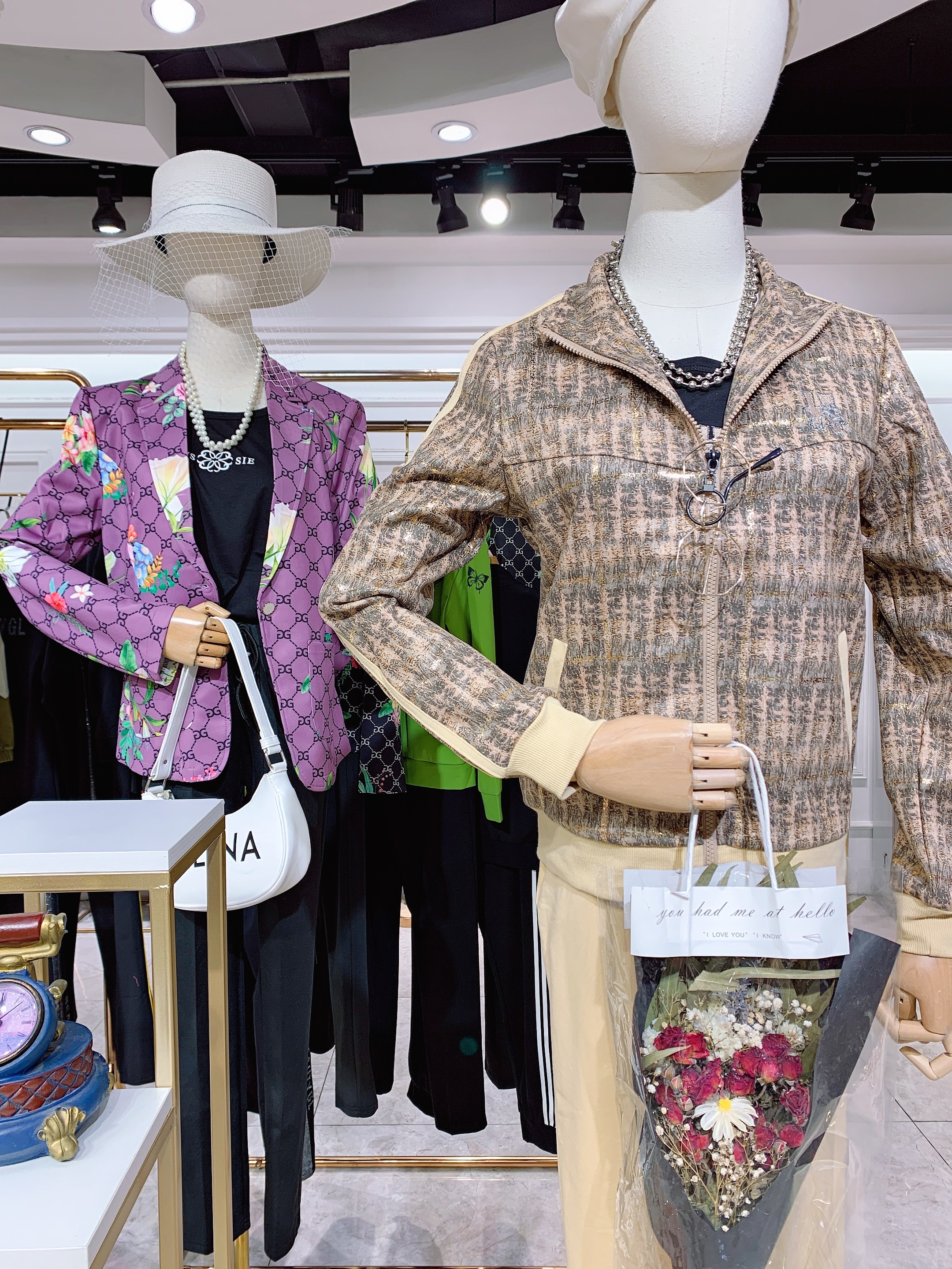 allyall艾利欧冬季新品,allyall艾利欧旗舰店的衣服贵吗