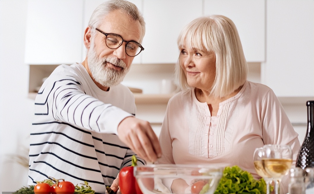 61岁老夫妻一周三次同房，干涩疼痛，用润滑液对身体有危害吗？