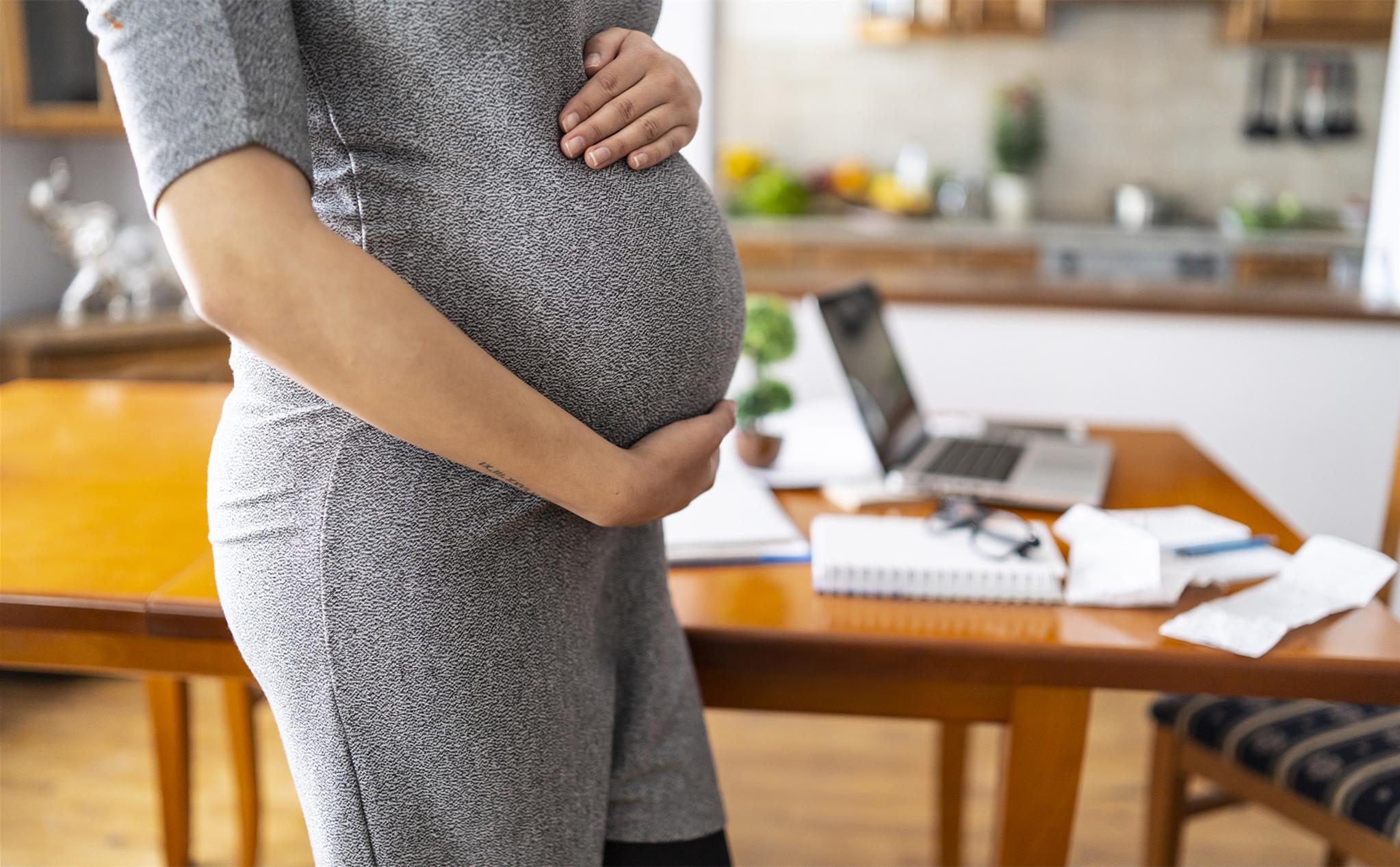 我是一个40岁的女人，名叫梅子，生活在陕西西安。