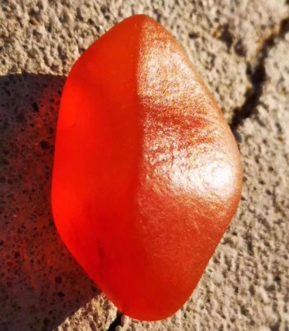 金丝玉为什么那么通透却不贵,为什么金丝玉不热