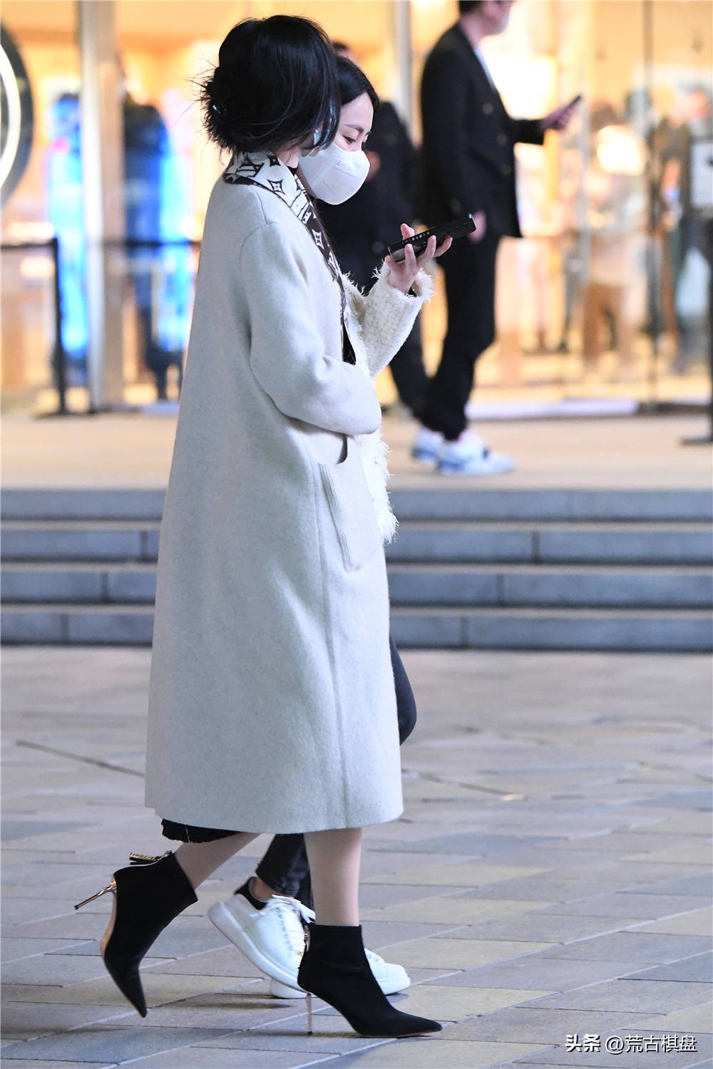 秋冬季节短靴搭配更时髦,秋冬粗跟短靴怎么搭配好看