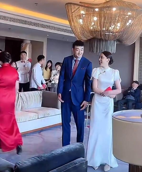 丛明晨婚礼伴郎入场,丛明晨婚礼在沈阳哪里举办