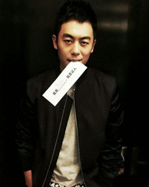 回顾“我是性感，不是浪”：朱亚文敢为艺术“献身”，对妻子却很