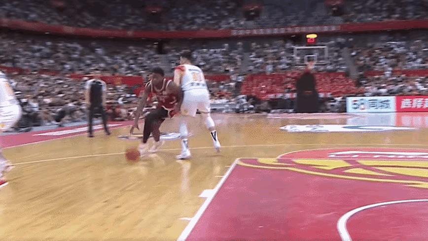 深圳队绝杀时刻燃爆全场,骄兵必败后续解析