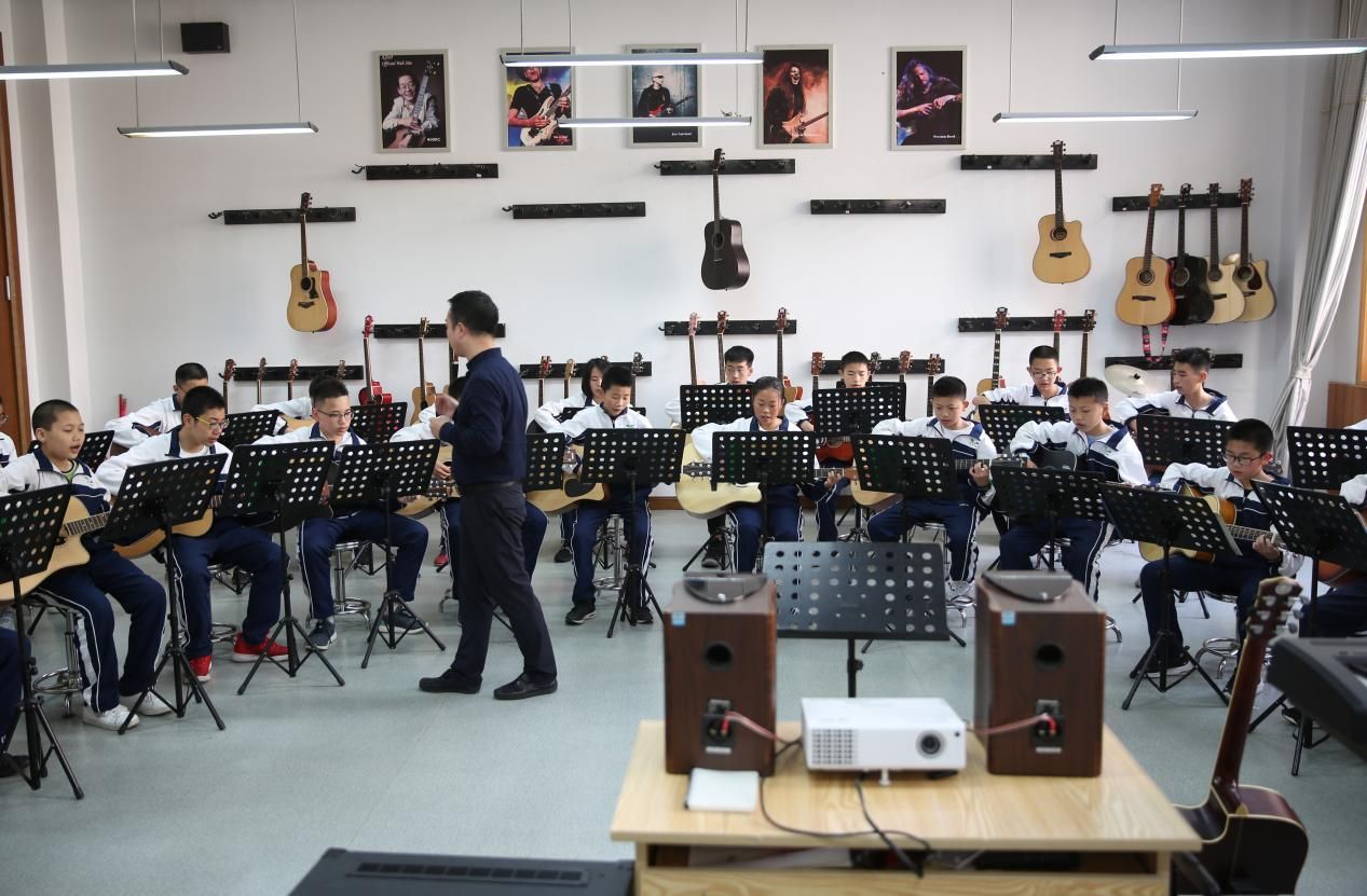 高考成绩不好可以去国外读书吗,出国读书一定有前途吗