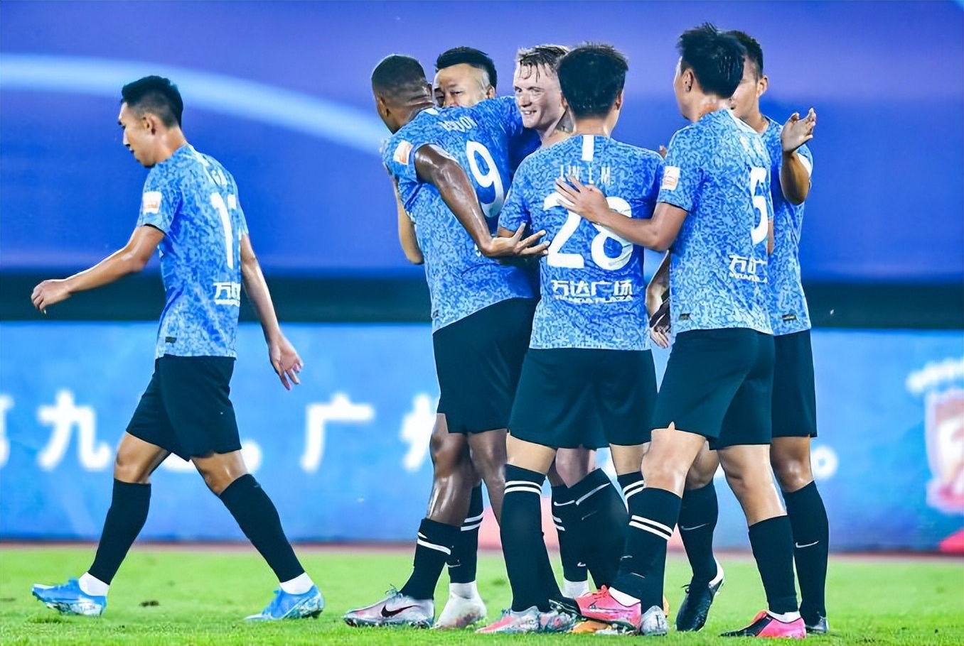 大连人和上海上港谢晖,大连队保级赛必胜