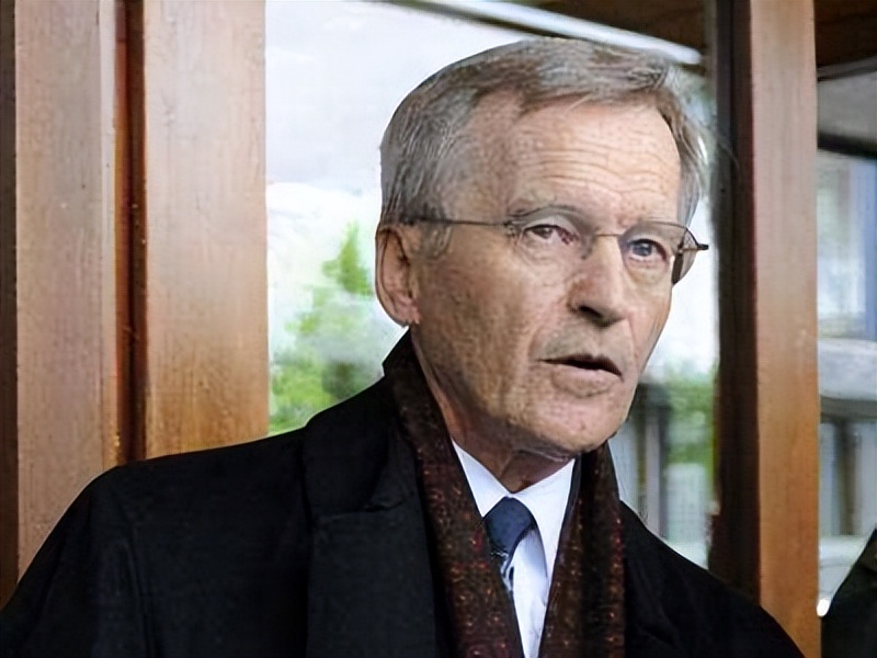 世界十大首富比尔盖茨,世界100位首富人物发迹史