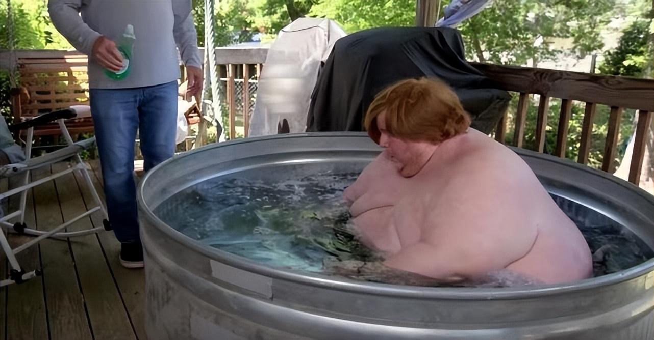 美国300斤男子减肥成功,美国900斤巨胖男子减肥