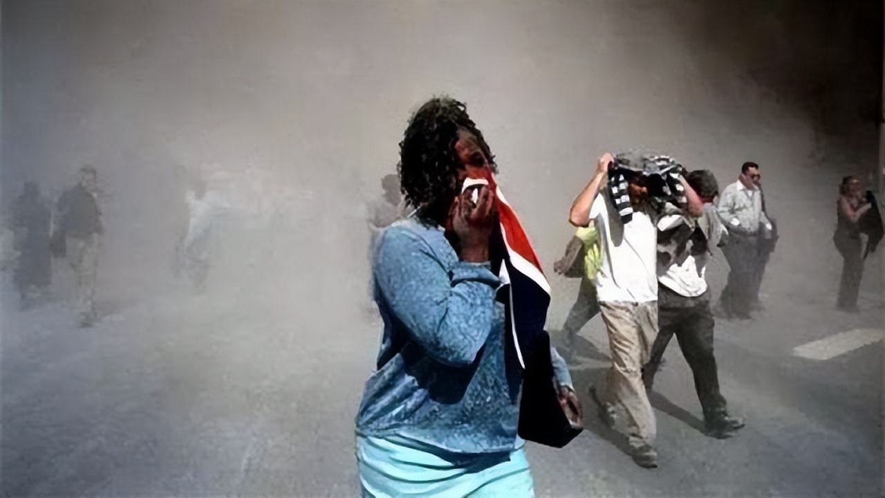 2001年飞机撞机事件视频,华裔空姐临终前录音