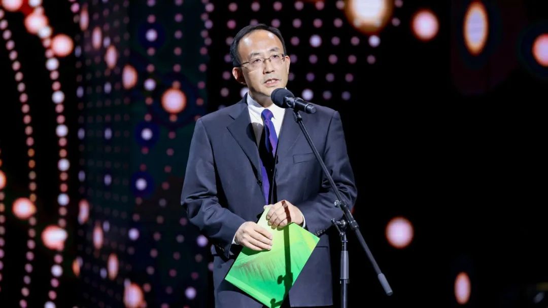 六起典型案例通报,六大纪律典型案例