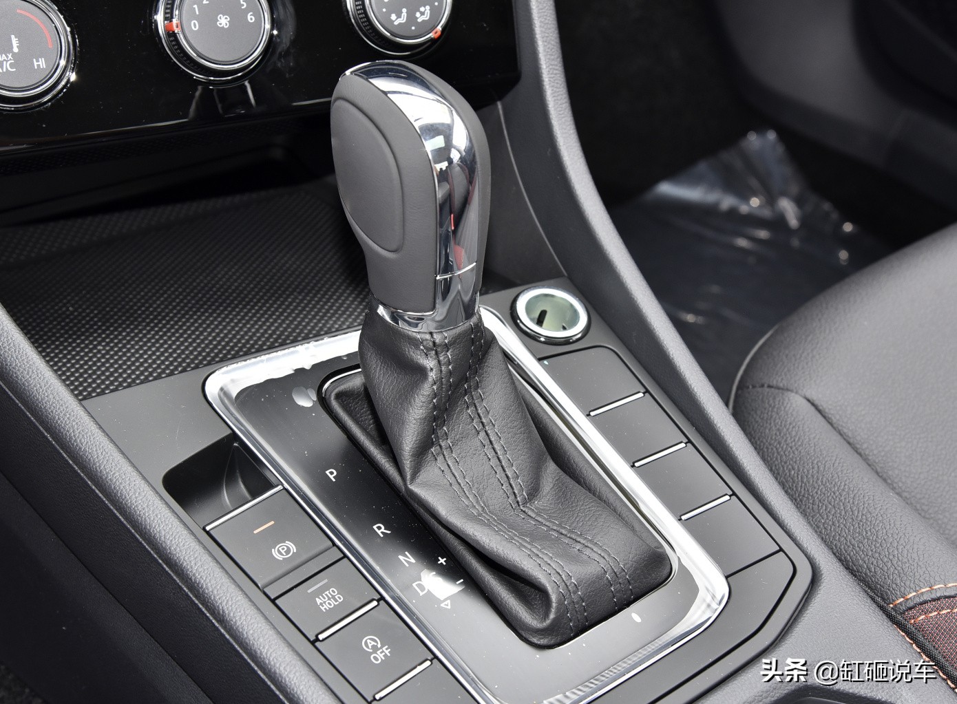 评测最新款大众宝来,好车不贵经济实惠19年大众宝来