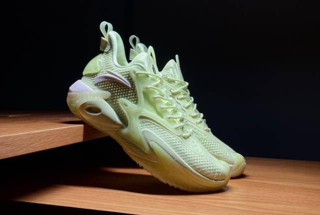 安踏狂潮四新年配色,安踏狂潮四配色上脚