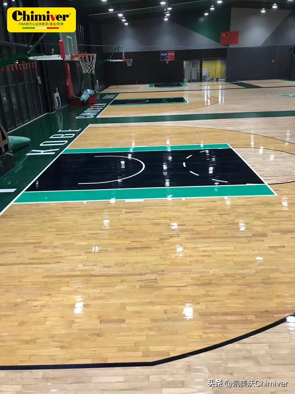 广州室内篮球馆木地板翻新,室内篮球场木地板翻新刷漆