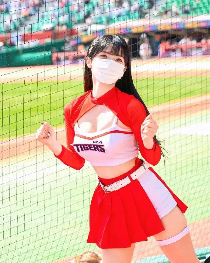 世界杯韩国拉拉队队长李多惠,韩国世界杯足球赛拉拉队队长