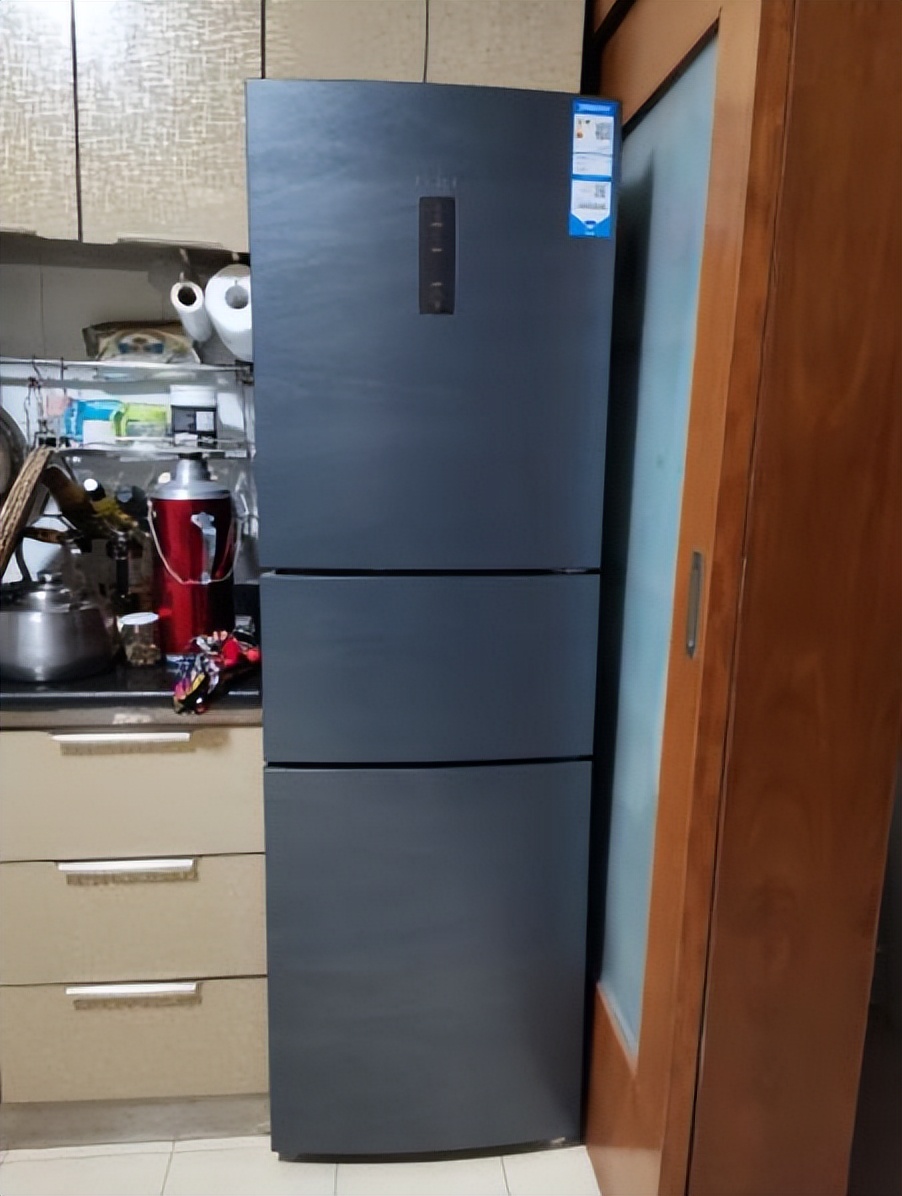 海尔冰箱厂发展历程,海尔高端冰箱智能制造工厂