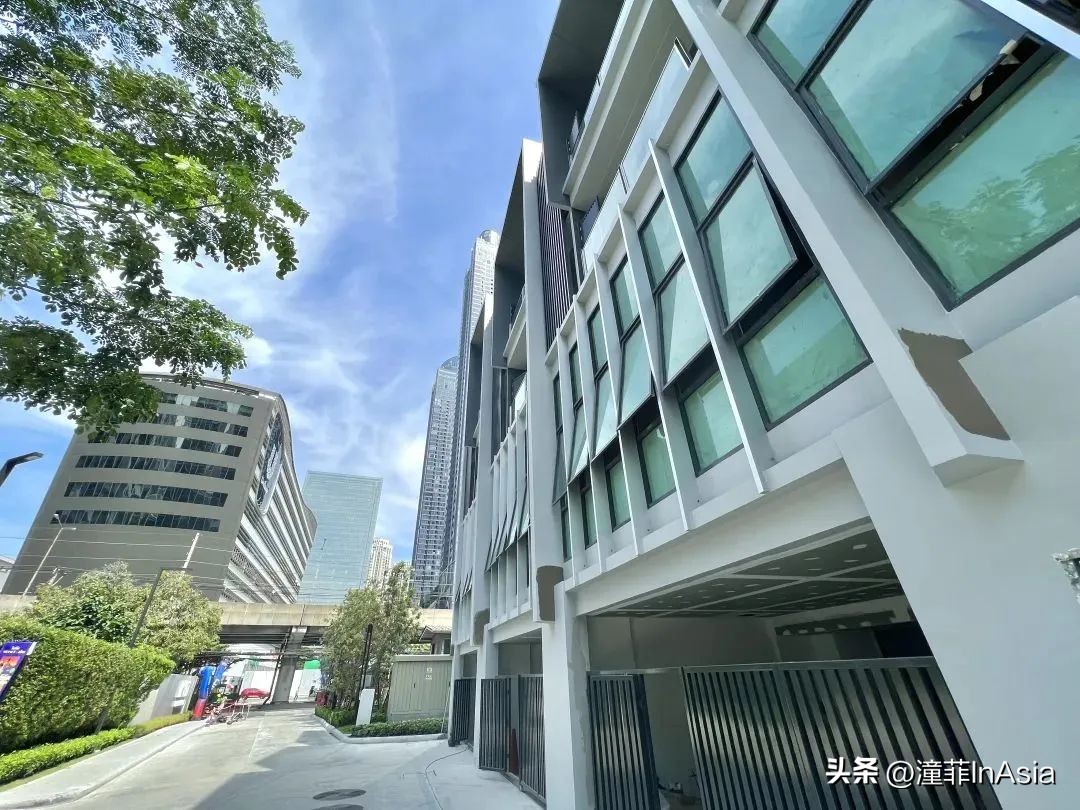 曼谷唯一外国人可直接个人名义购买的永久产权别墅，市中心地铁口