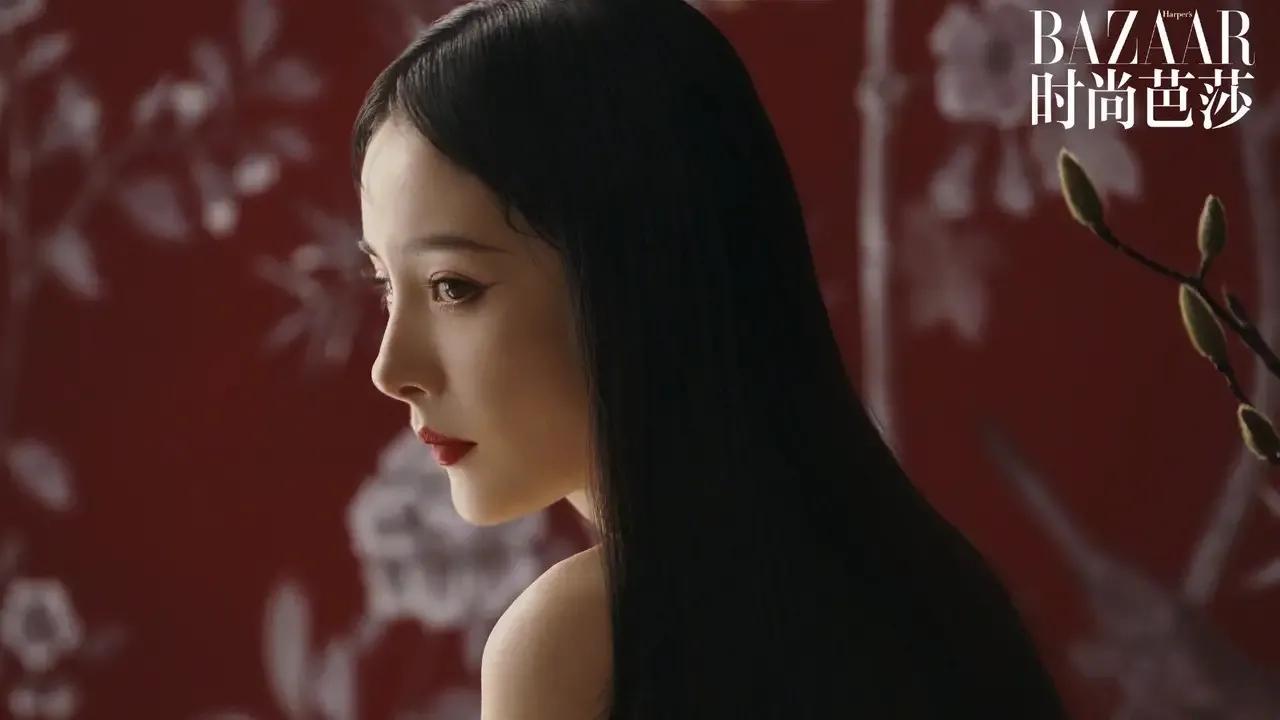 杨幂性感女神内衣秀惊艳照片，离婚后大幂幂放飞自我了！