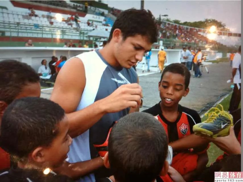 艾克森亚冠表现,艾克森登顶中超历史射手王